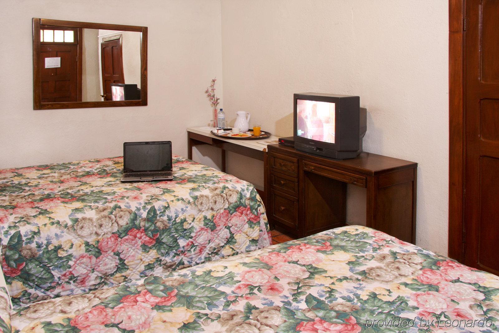 Hotel Urdinola Saltillo Pokój zdjęcie
